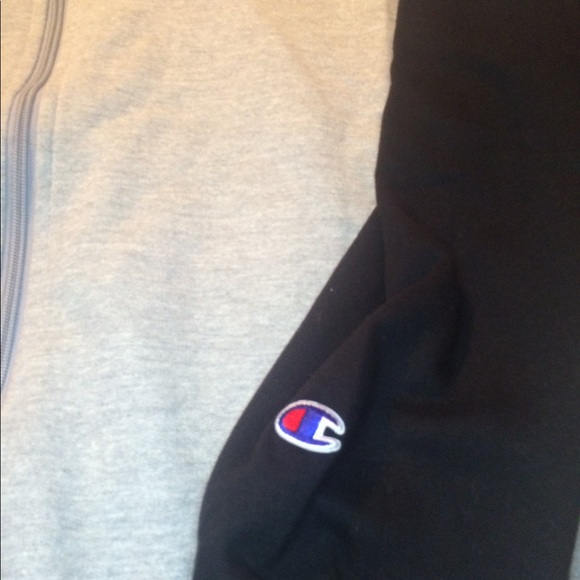 Jacket BNWT Champion Full Zip - Picture 2 of 4